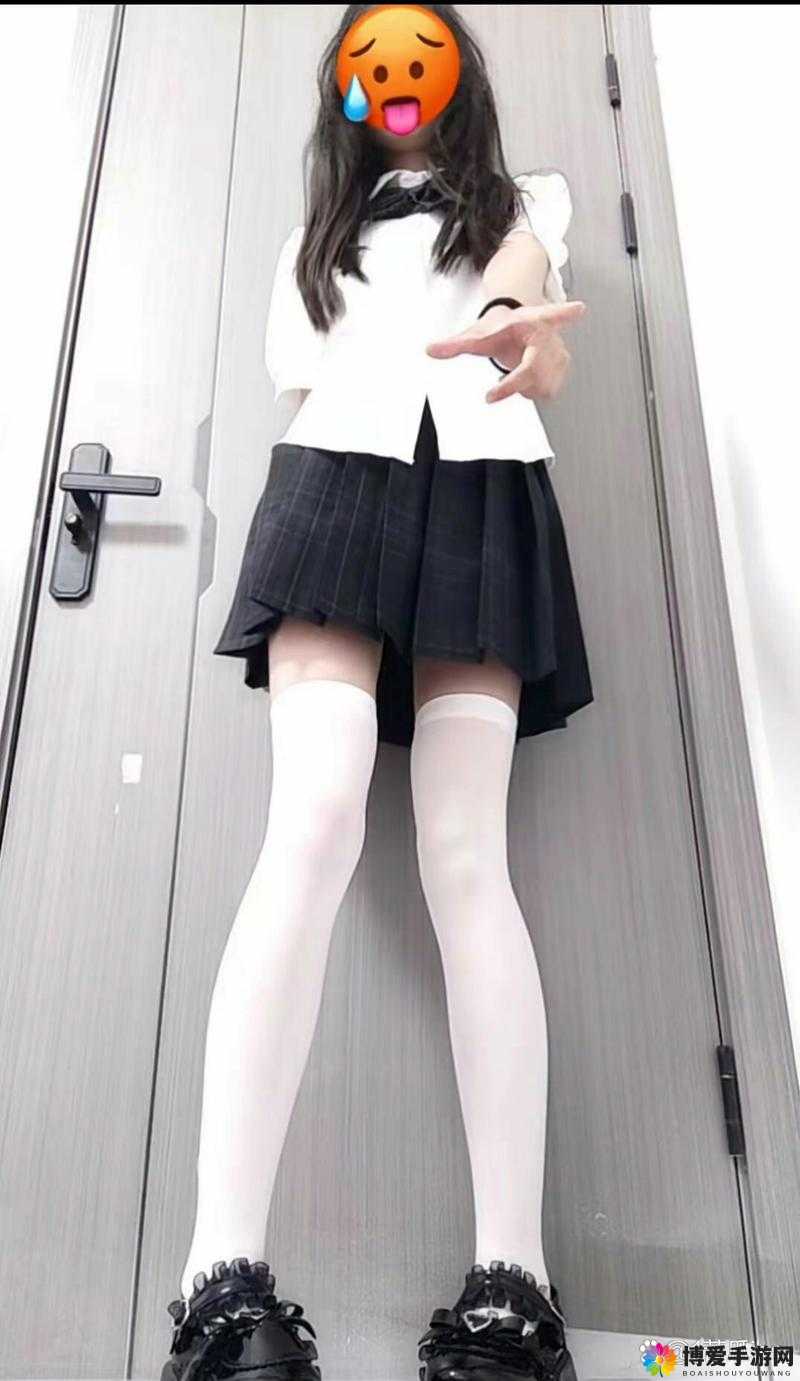 白丝校花被高潮流液体后会怎样?