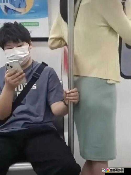 公交强摁做开腿呻吟 h：是寝犯还是自愿？