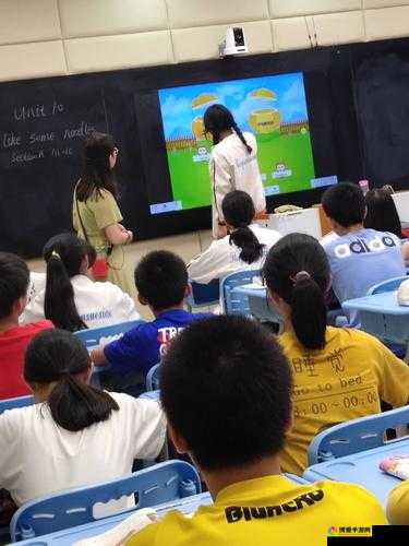 把英语老师按在地上抄了一节课：这究竟是怎样的惊人之举
