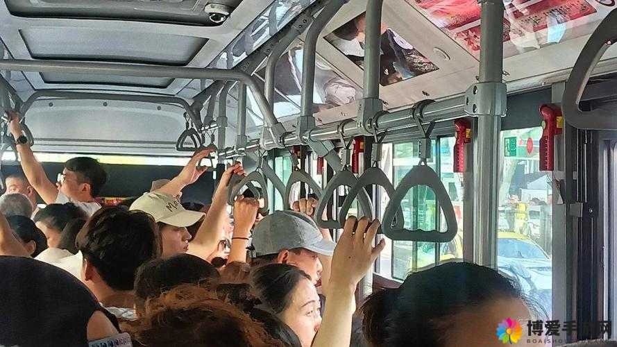 公交车上的暧昧声音引发的不寻常经历