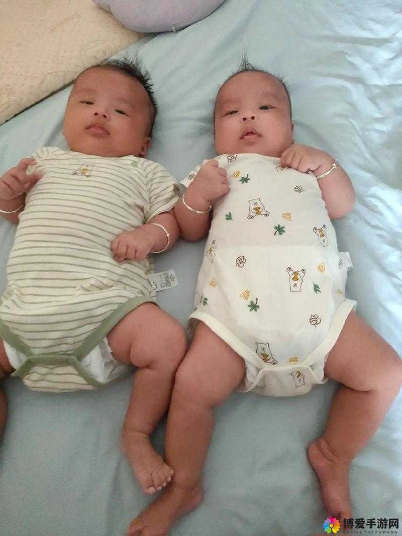 就蹭一下宝宝：萌娃带来的意外欢乐与温馨瞬间