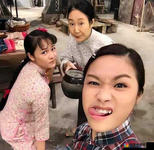 兰姨不敢发出一点声音怕吵醒风她只能小心翼翼地做事