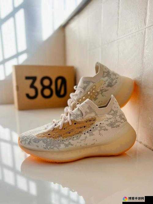 Yeezy380蜜桃粉和白色：时尚潮人必备的魅力之选