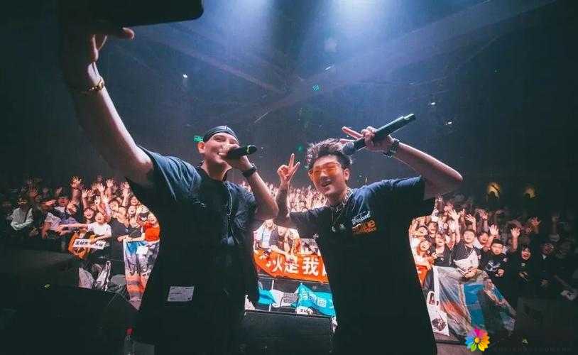 黑人双人 Rapper 燃爆舞台 展现独特嘻哈魅力