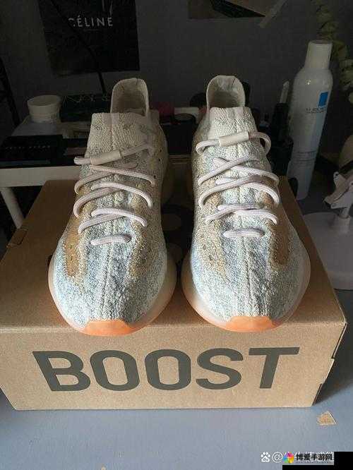 yeezy380 蜜桃粉和白色：时尚潮流的魅力色彩组合