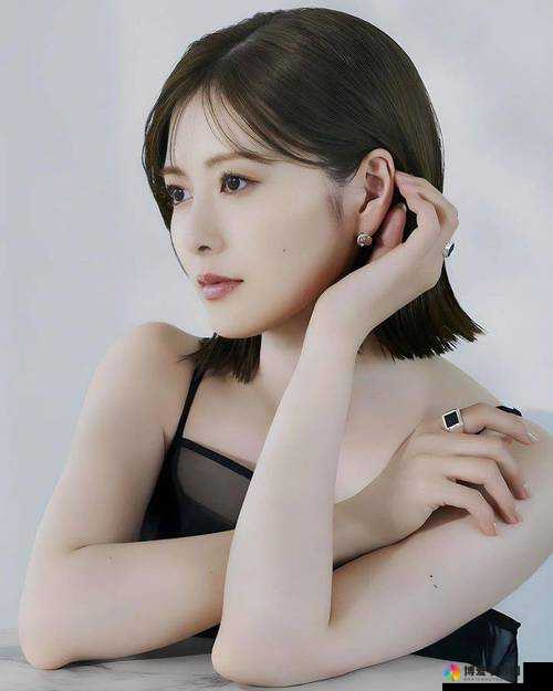 高清无码：美女美穴 50p 写真集