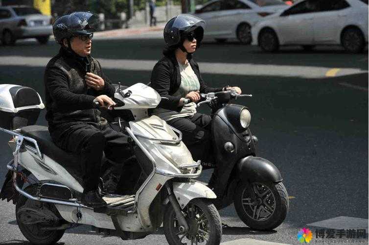 电摩车女 1-2-3-4：一场引人深思的社会现象