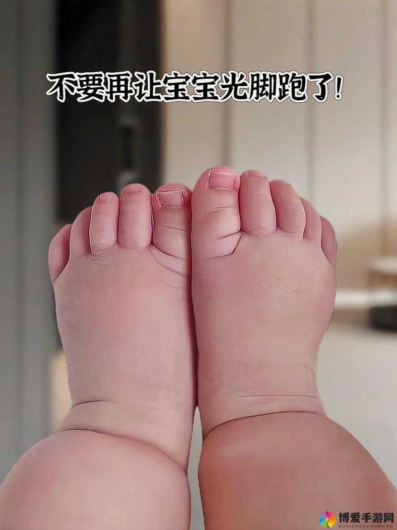 宝宝用力嗯脚翘起来怎么回事：可能的原因分析及应对措施