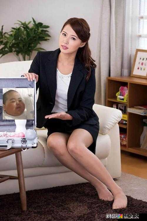 久久久久噜噜噜亚洲熟女综合：精彩绝伦的熟女魅力呈现