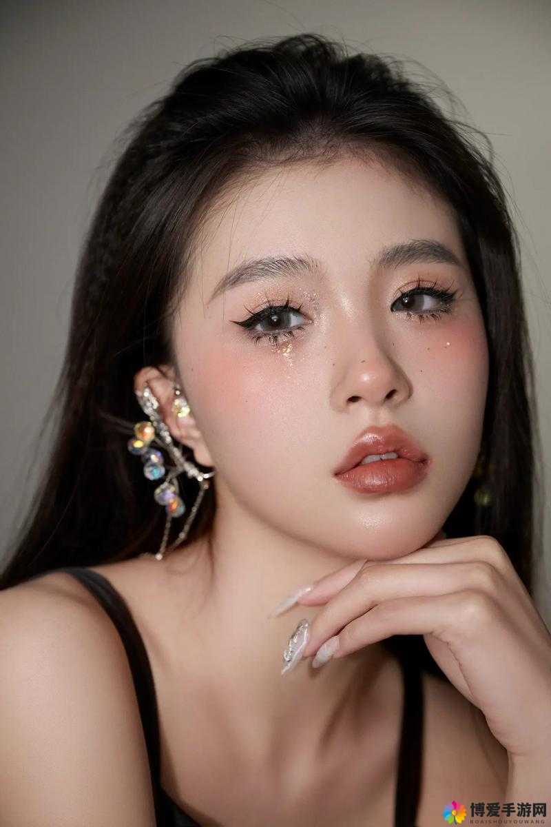 YSL 蜜桃色黄：打造迷人妆容的时尚魅力之选