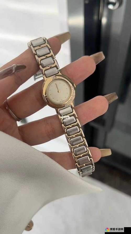 YSL 千人千色 YSL 水蜜桃 JK 时尚魅力新演绎