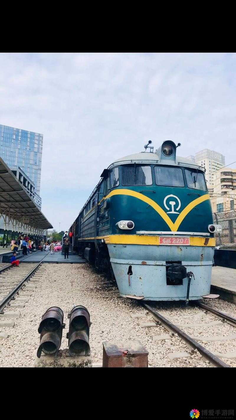 探寻怀旧绿皮火车的魅力：追忆往昔岁月的独特之旅