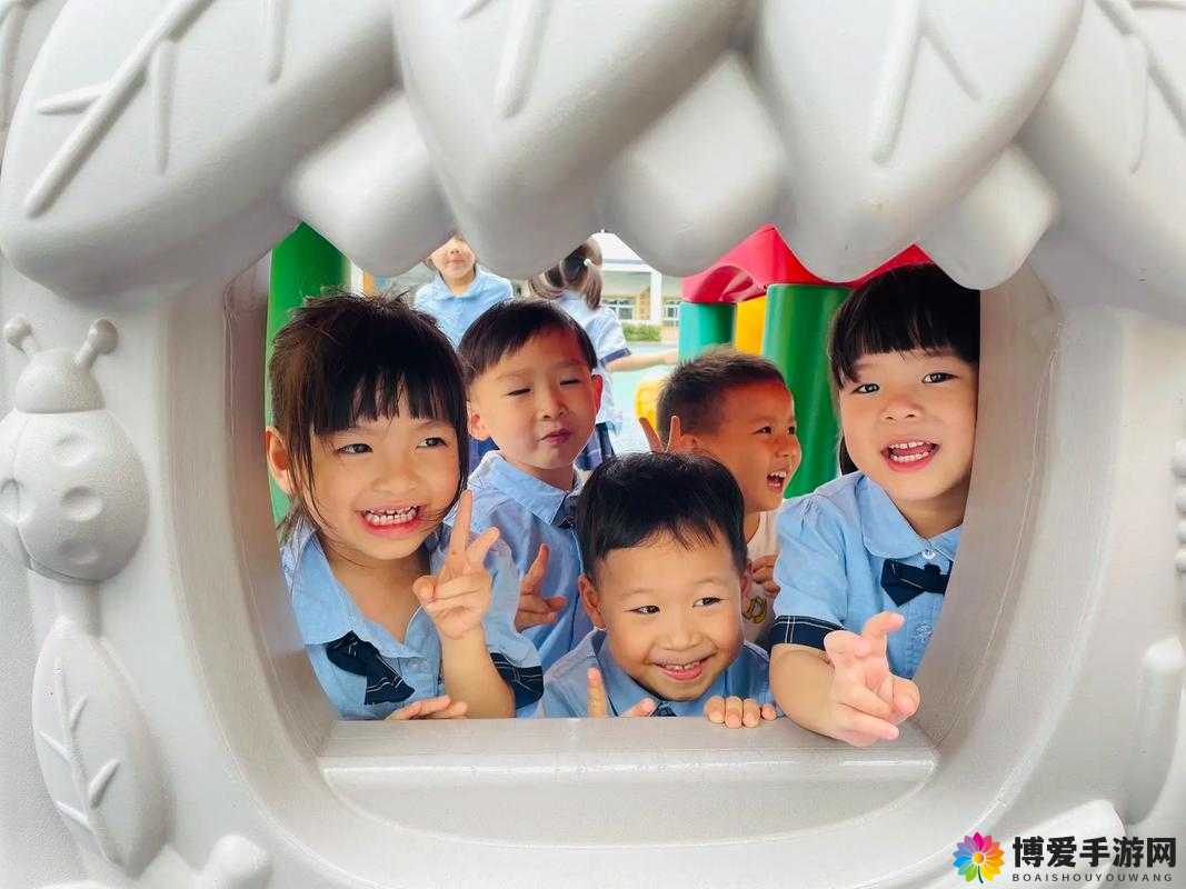 雏鸟幼儿小学生短视频：记录成长的纯真与美好瞬间