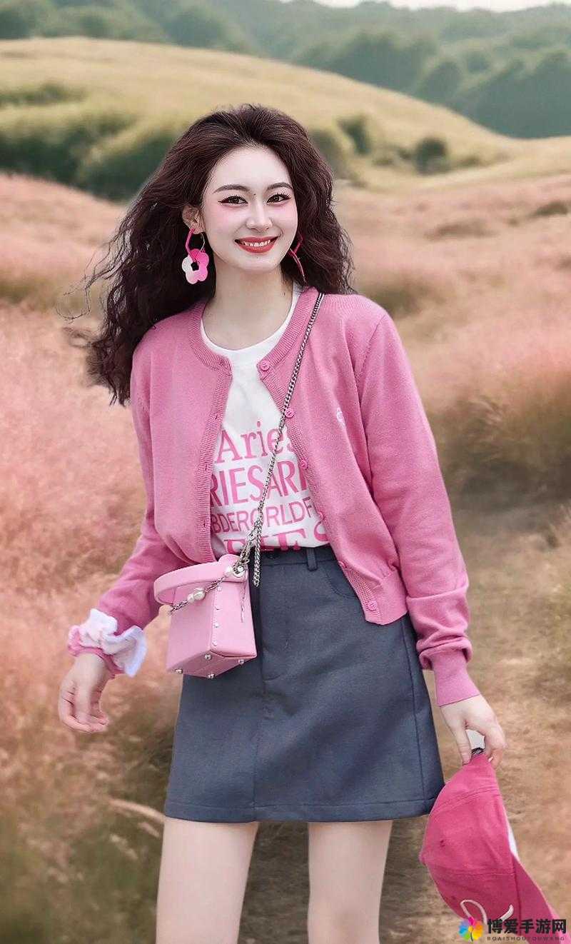 妹妹今日身着粉色衣裳，可爱动人