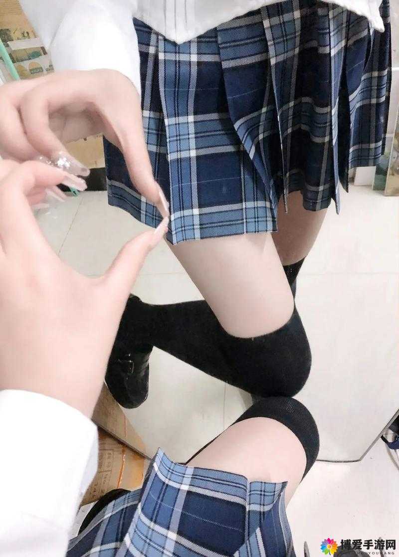 :我在自习室看到了这样的一幕,jk 制服下的秘密