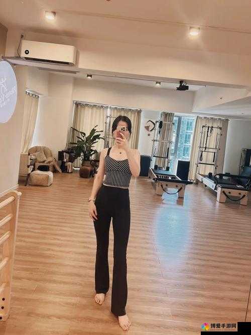 LULULEMON 亚洲版 XS：超越运动的时尚美学