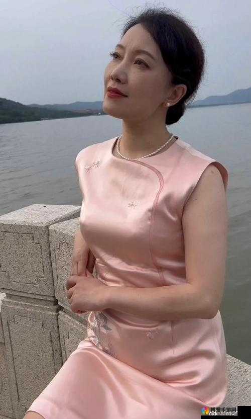 五十路丰满熟女的家庭生活：隐私被窥探的她将如何应对？