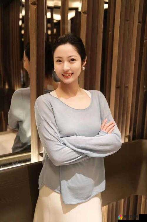 美女尽情扣屄的独特魅力展现