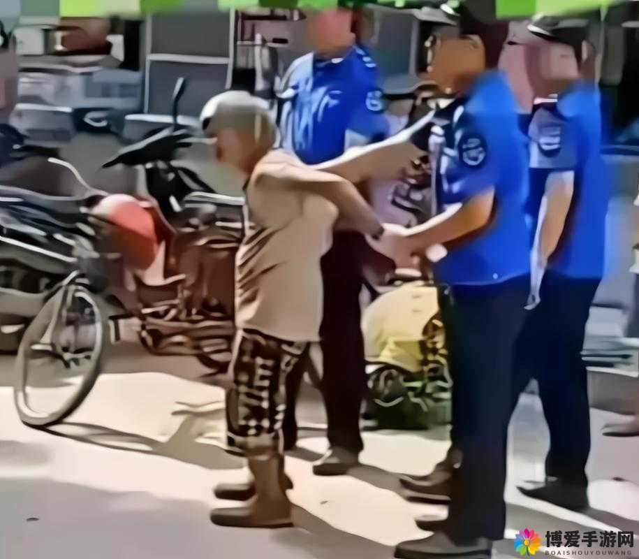 高龄老太婆当众强行与他人发生性关系，引发社会广泛关注