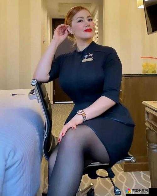 欧美少妇今春意性盎然的别样风情展现