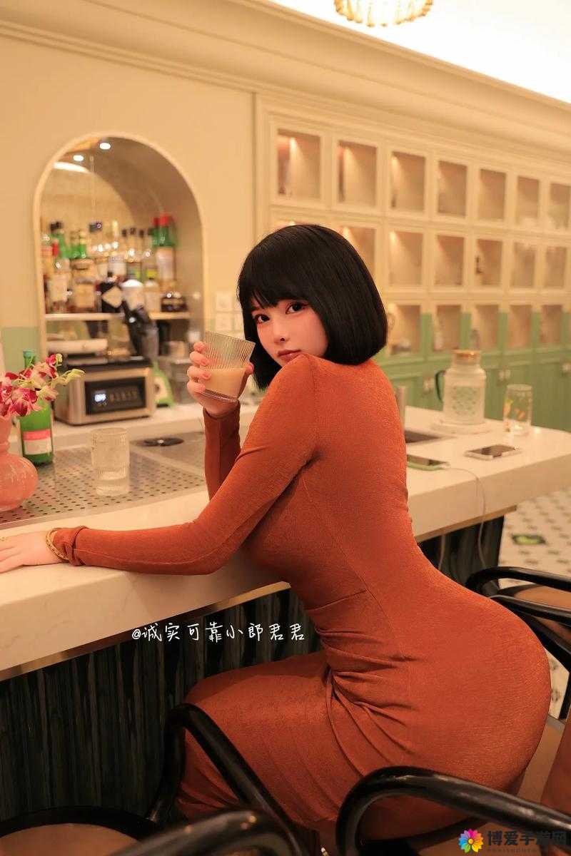 嫩模 BBw 搡 BBBB 搡 BBBB：性感尤物的激情演绎