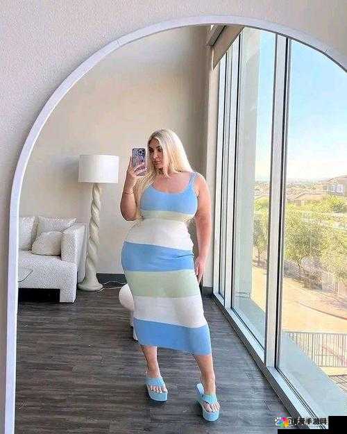 欧欧色肥妇：肥臀与赘肉的舞动