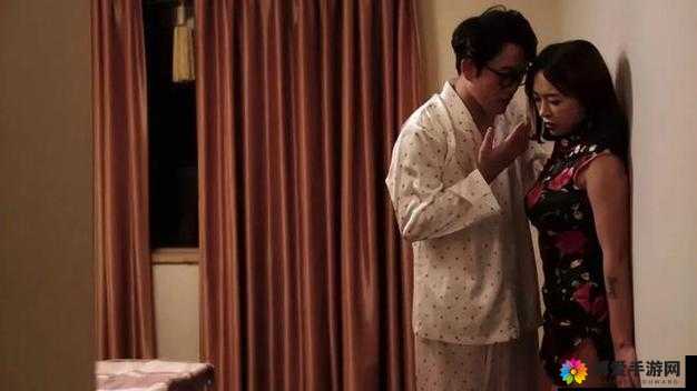 丰满岳乱妇一区二区三区：家庭伦理背后的性与欲望