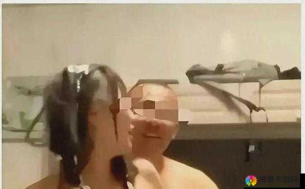 最新艳照门事件引发广泛关注与热议