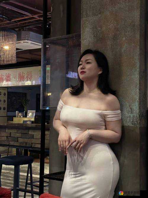 熟妇那极具魅力的逼引发的别样风情探讨