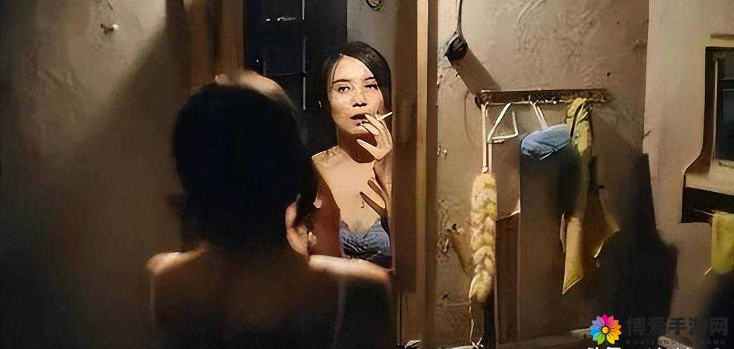 美女露胸露尿道 100%无遮挡：挑战道德与法律的底线