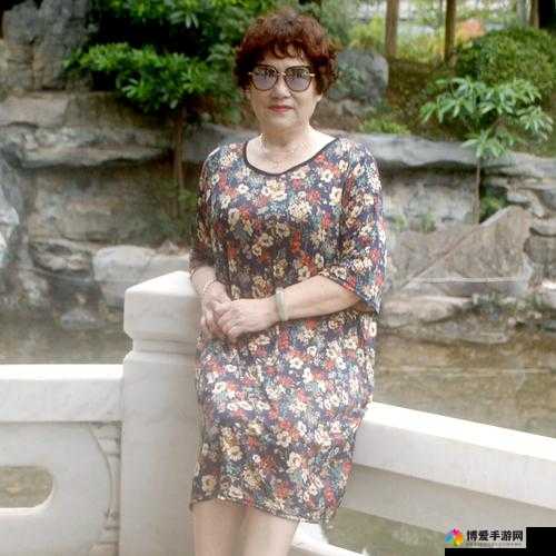 PANSY 中老年妈妈：绽放青春的魅力