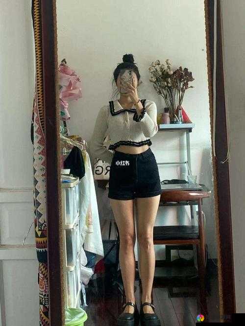 坐男朋友腿上应该穿短裤还是裙子:女生的时尚纠结时刻