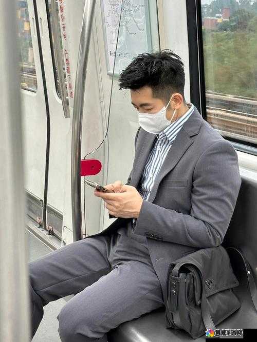 男生突然摸脸后续：是心动还是骚扰？