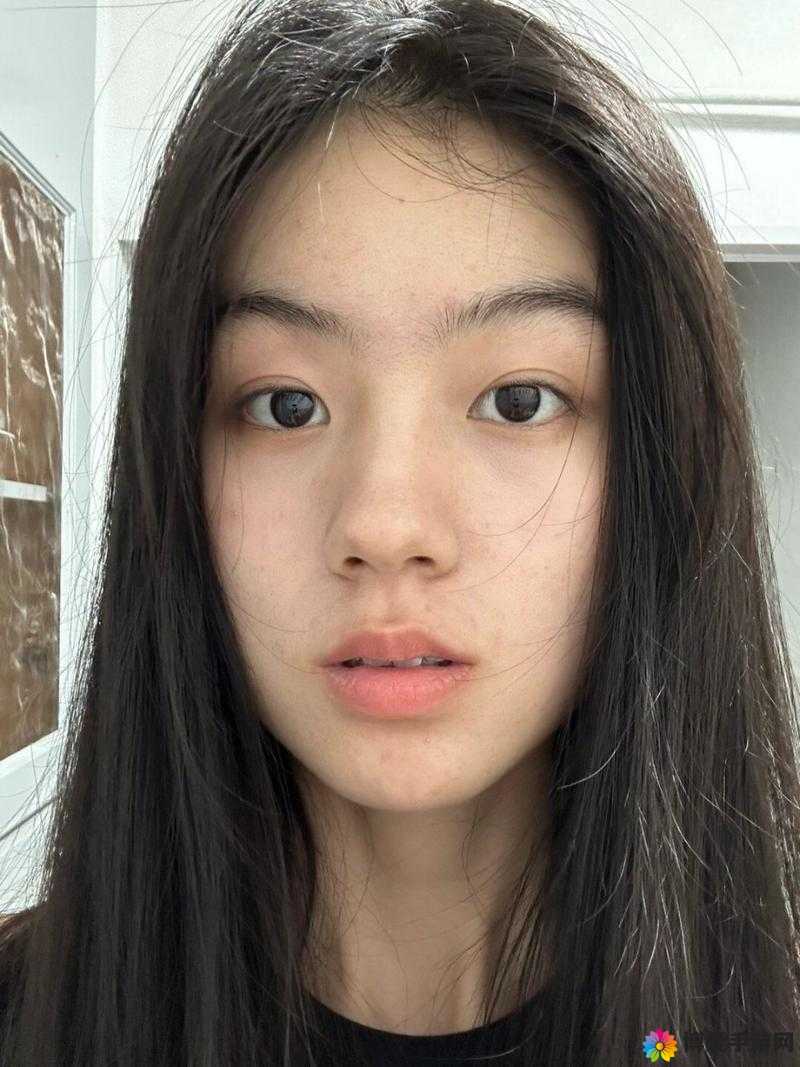 亚洲自拍，秀出自我风采：探讨自拍文化的多样性与发展