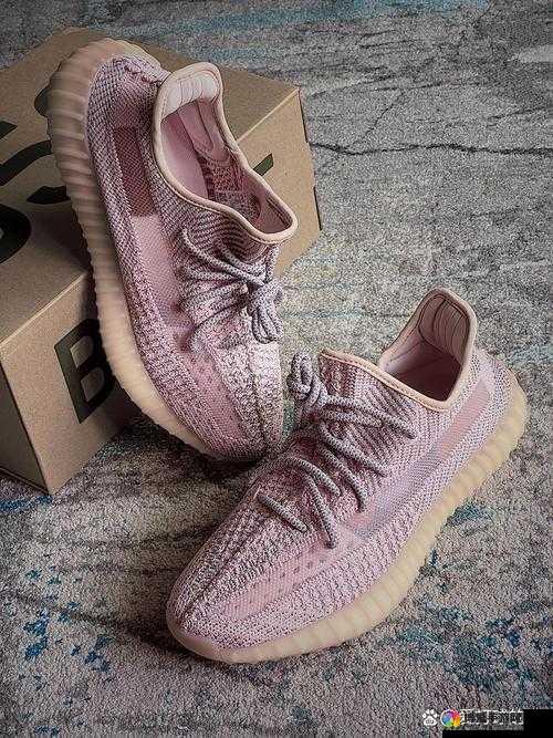 yeezy 蜜桃满天星:时尚潮流新宠引领街头风尚