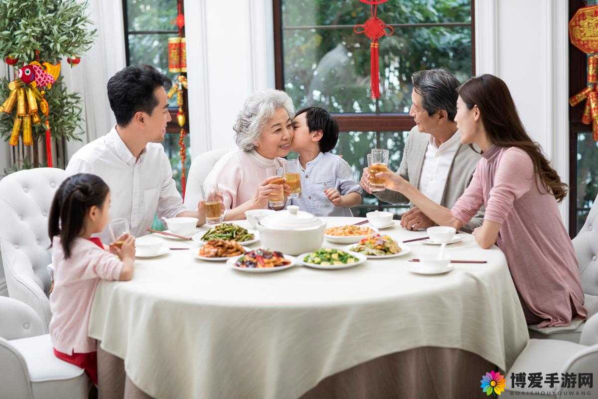 家庭团聚：父母儿女共享天伦之乐