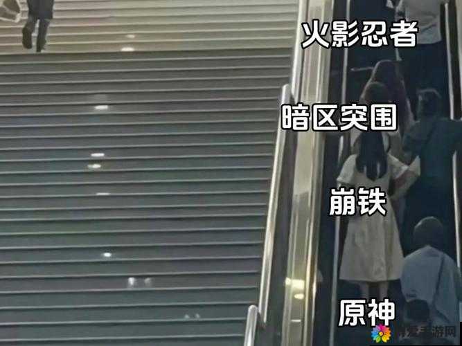 班里男生全班要求我扒衣服事件引发热议