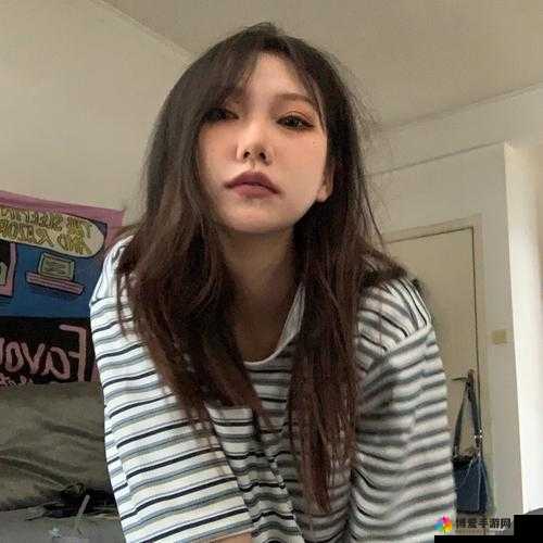 WE 带嘟噜嘟噜嘟噜啊耶啊耶里的女主播颜值超高:她的美丽让人无法抗拒
