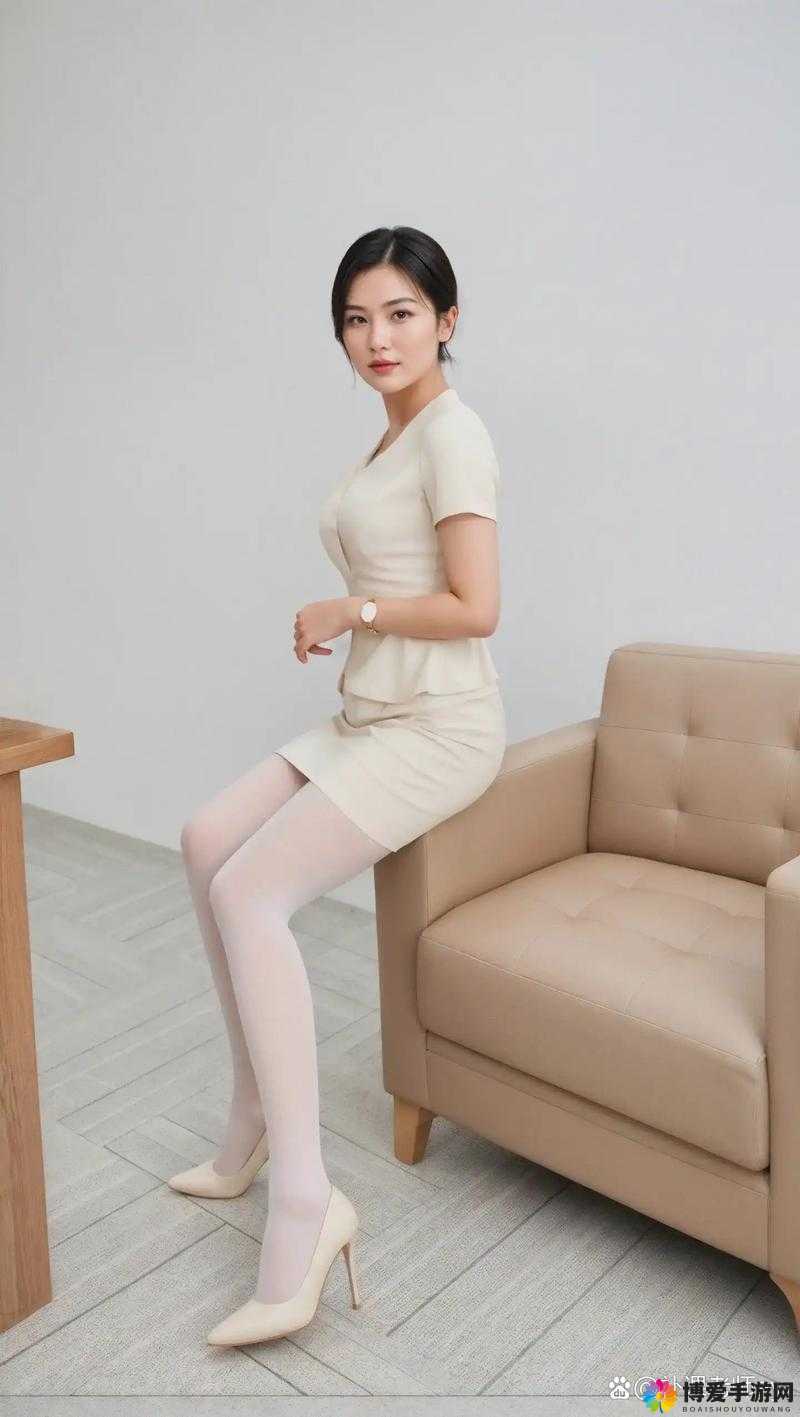 白丝骚货欠曹：一个引人争议的网络现象