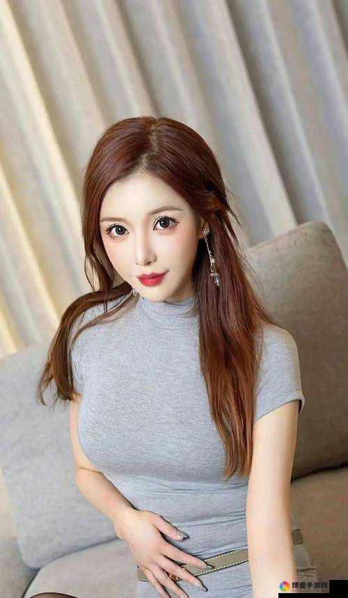 关于美女与那令人惊叹的大鸡 巴的奇妙故事