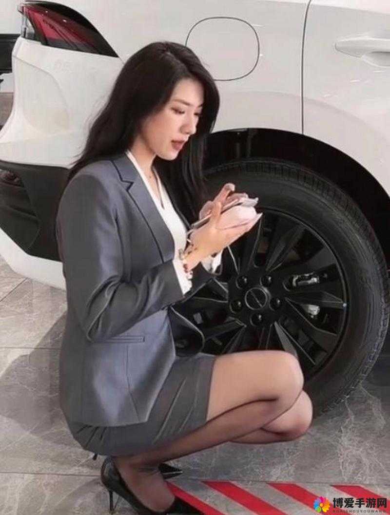 香艳职场中的极品销售：魅力与业绩的极致演绎