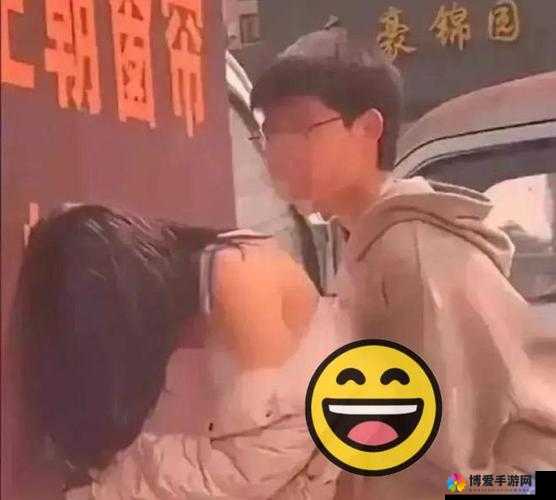 震撼：大学生竟在镜头前做出如此大胆的行为