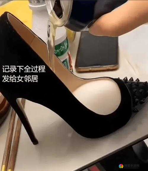 高跟女友互动版：高跟鞋下的甜蜜与征服