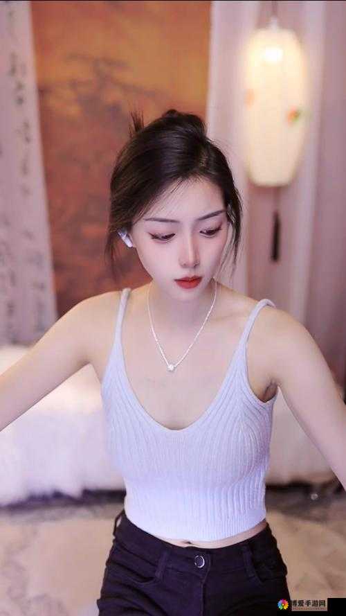 不得不爱1V2叶柒女主播颜值超高附和：令人心动的魅力呈现