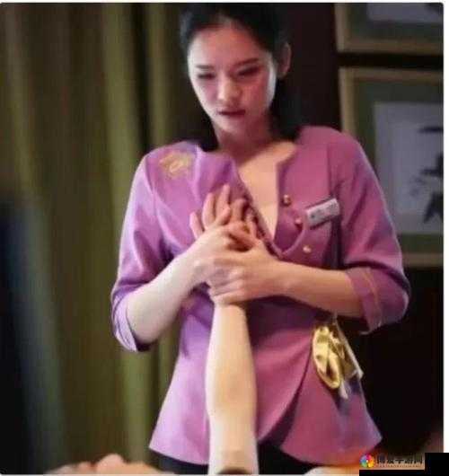 少婦持续不断地揉弄那神秘部位引发的奇妙体验