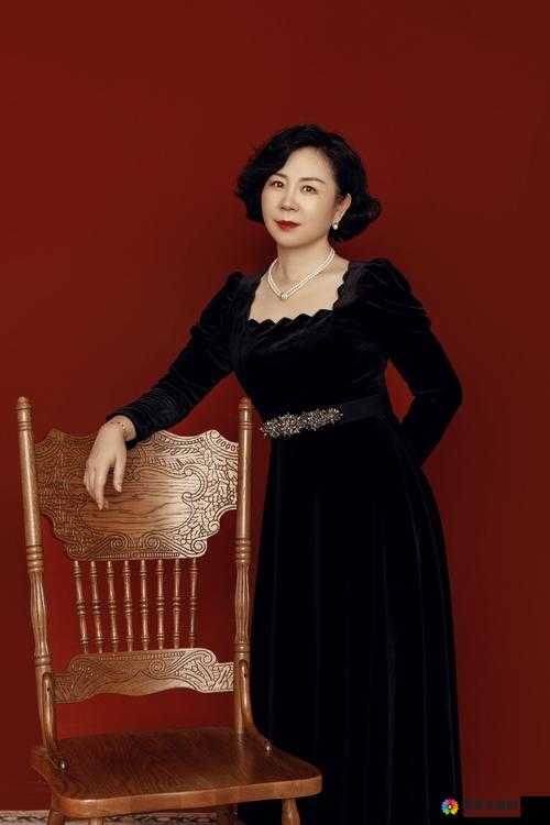 pansy 中老年妈妈：展现时尚与优雅的魅力人生