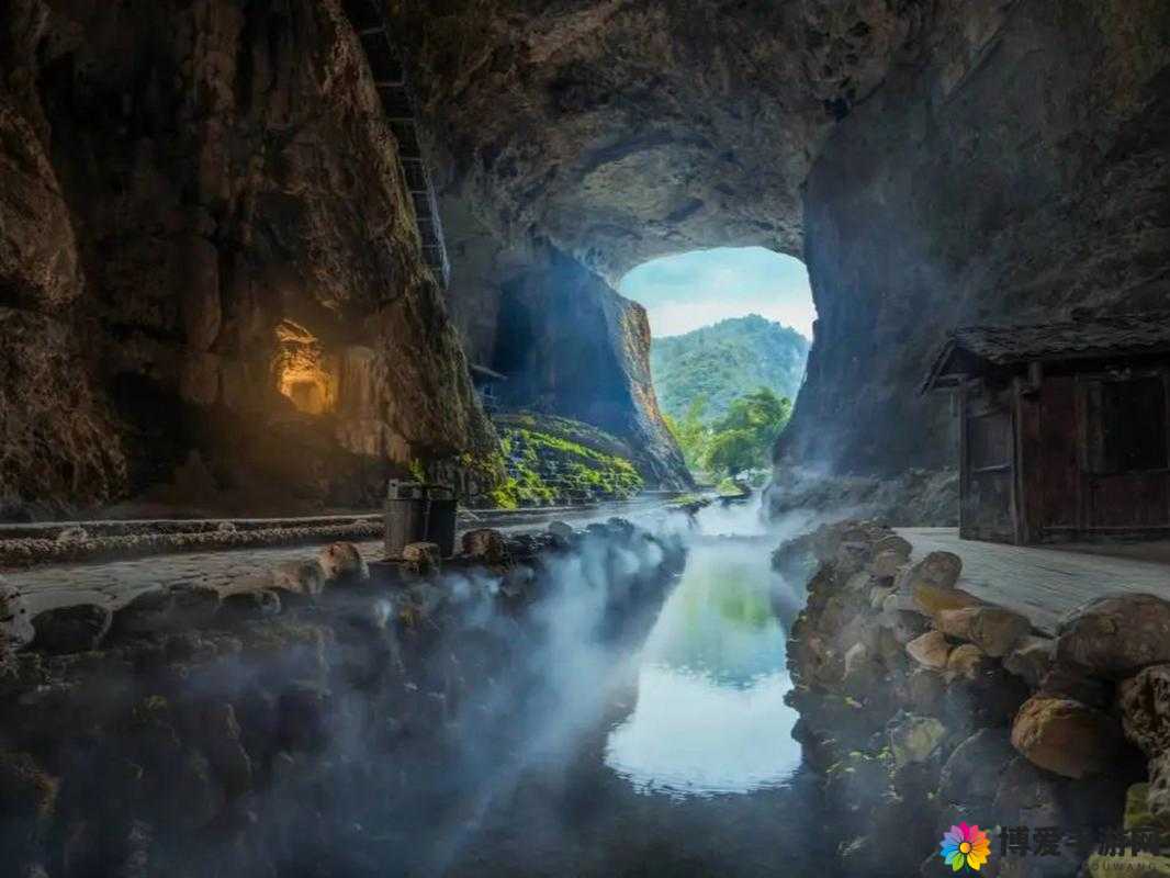 桃花洞口:溪水潺潺,世外桃源