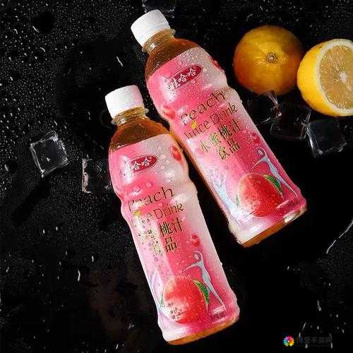 蜜汁桃桃：夏日里令人陶醉的甜蜜水果饮品