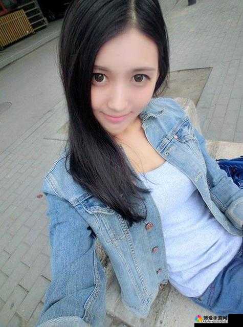 站在公交车里紧抓住那摇曳的手环的瞬间感受