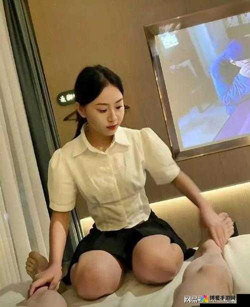 女技师裸体 8p 按摩，你能想象吗？